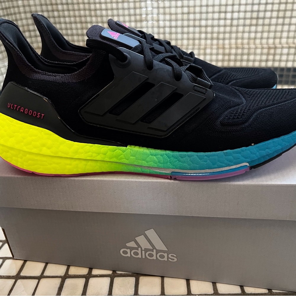 Adidas Ultraboost 22